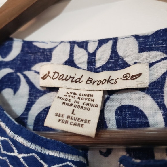 David Brooks Linen Blend Tunic Top Womens L Blue White Embroidered Trim - Picture 6 of 7